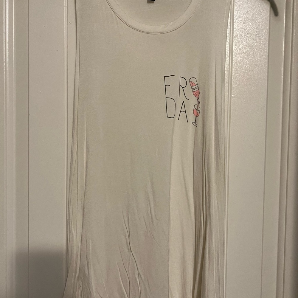 Cute white tank size xl